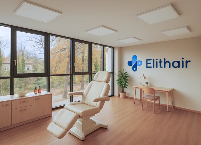 Vista interior de la moderna clínica de Elithair en Leipzig, situada en el centro médico de la ciudad